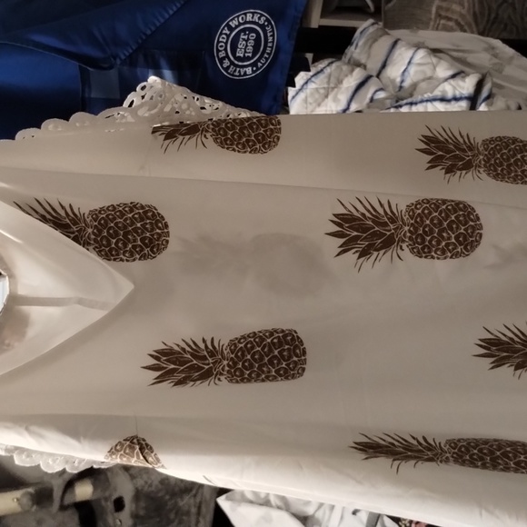 Pineapple with Lace sleeved dress - Picture 3 of 4